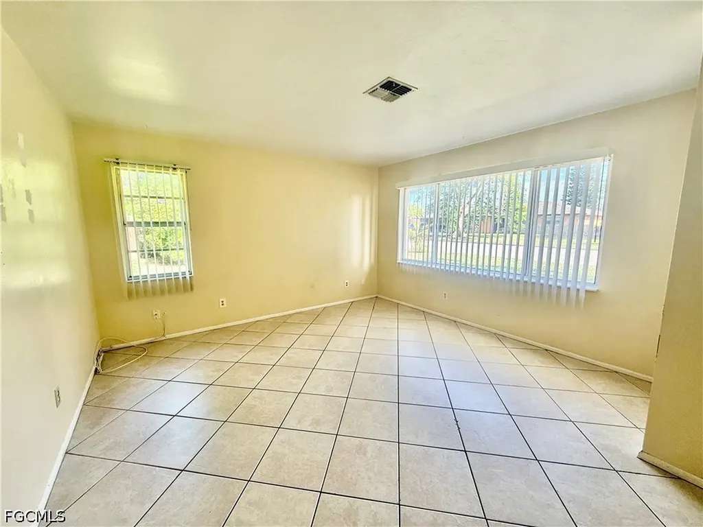 516 Parkside Street Lehigh Acres FL 33936