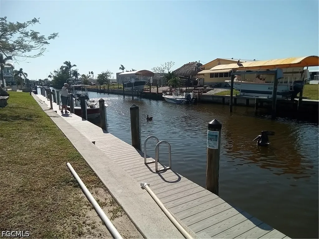 4999 Gulfgate Lane St. James City FL 33956