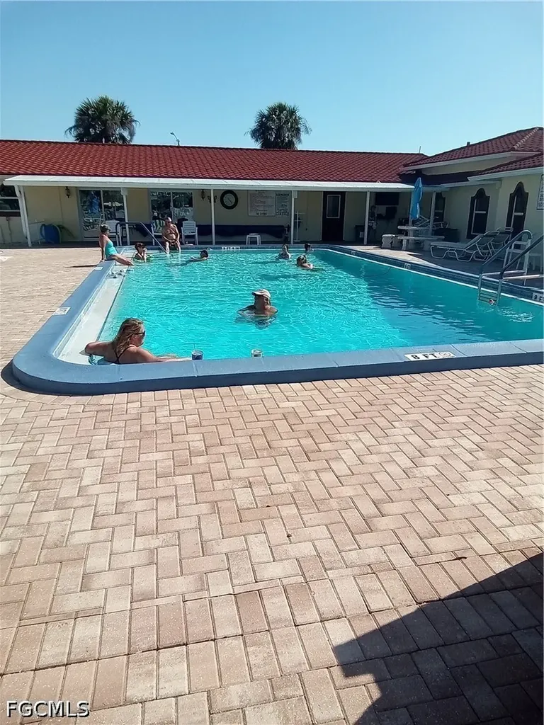 4999 Gulfgate Lane St. James City FL 33956