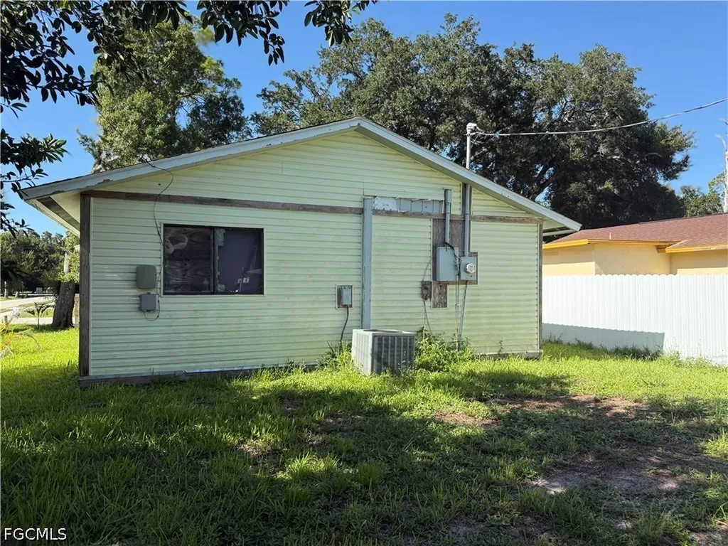 406 San Diego Street North Fort Myers FL 33903