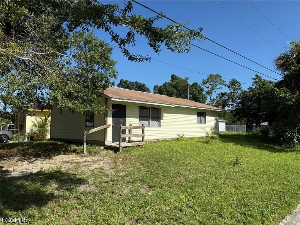 406 San Diego Street North Fort Myers FL 33903