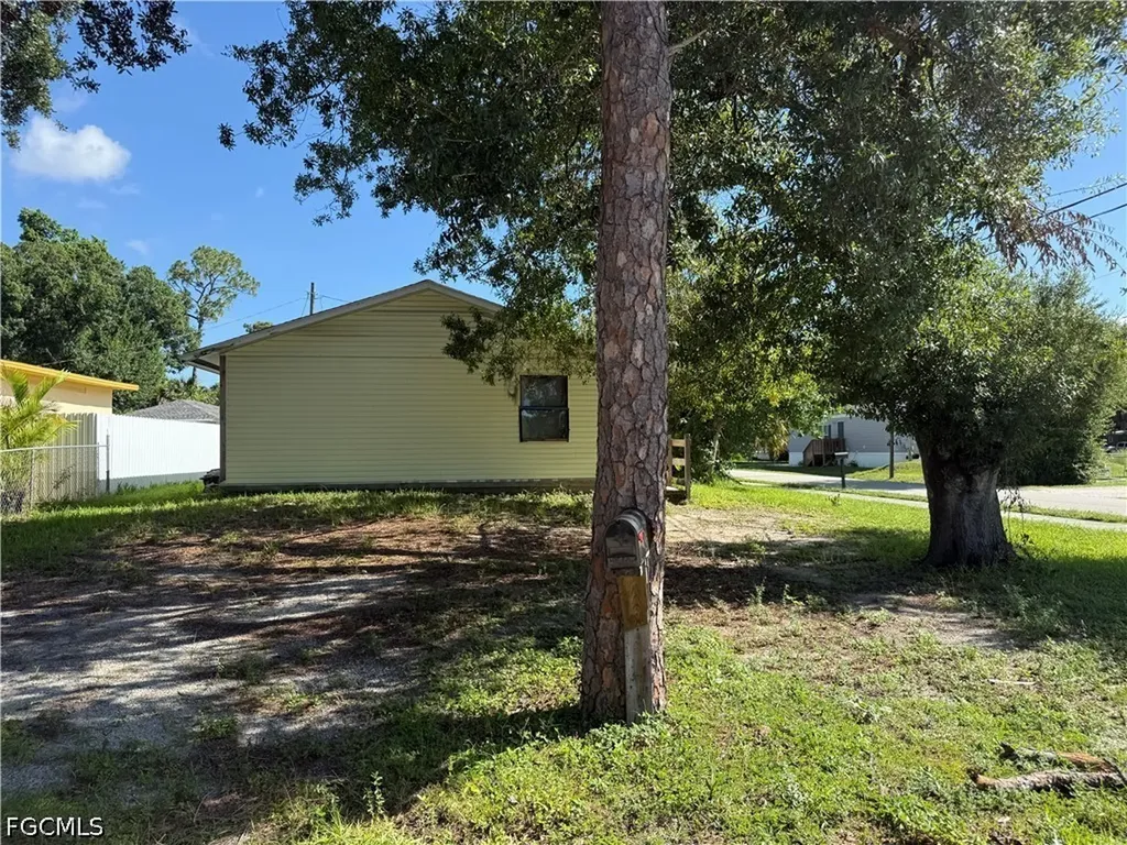 406 San Diego Street North Fort Myers FL 33903