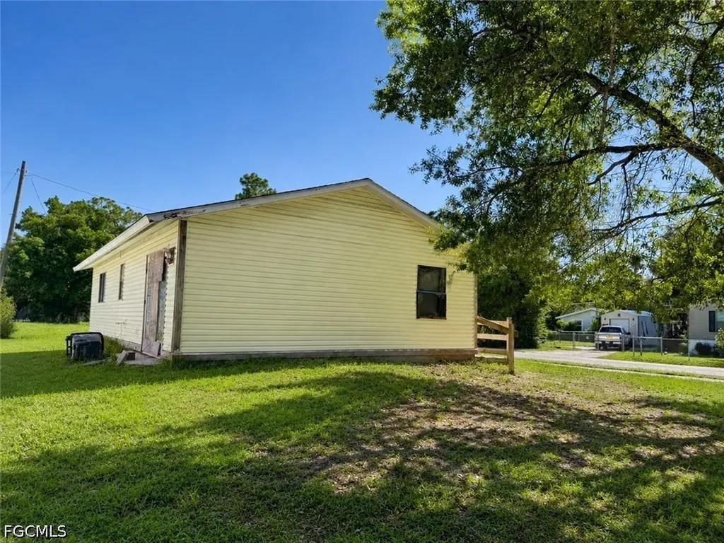 406 San Diego Street North Fort Myers FL 33903
