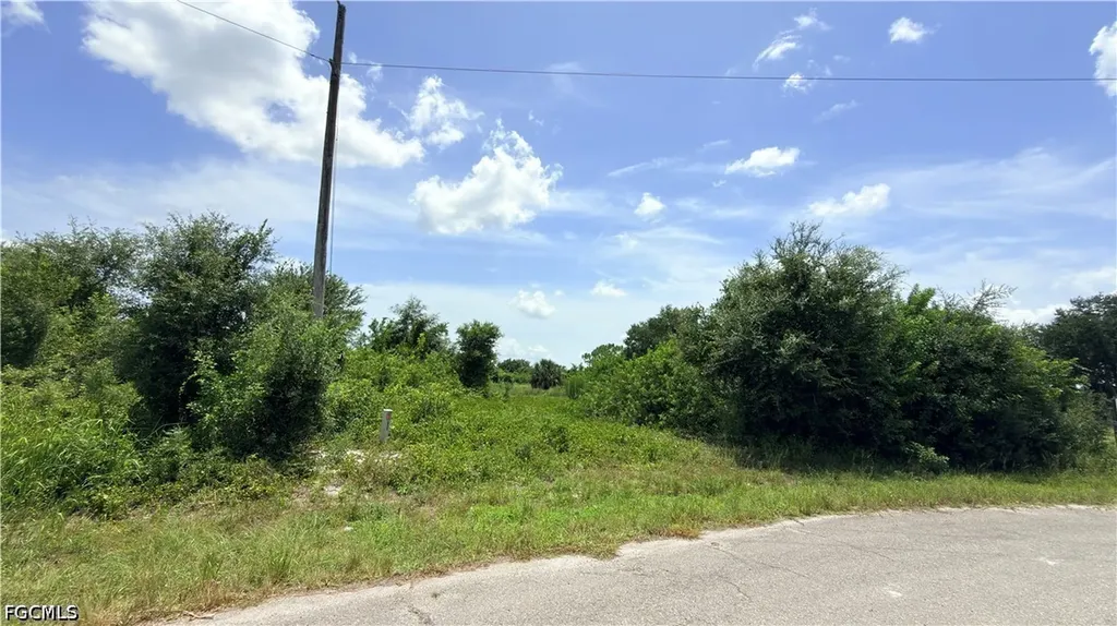 608 Chemstrand Street E Lehigh Acres FL 33974