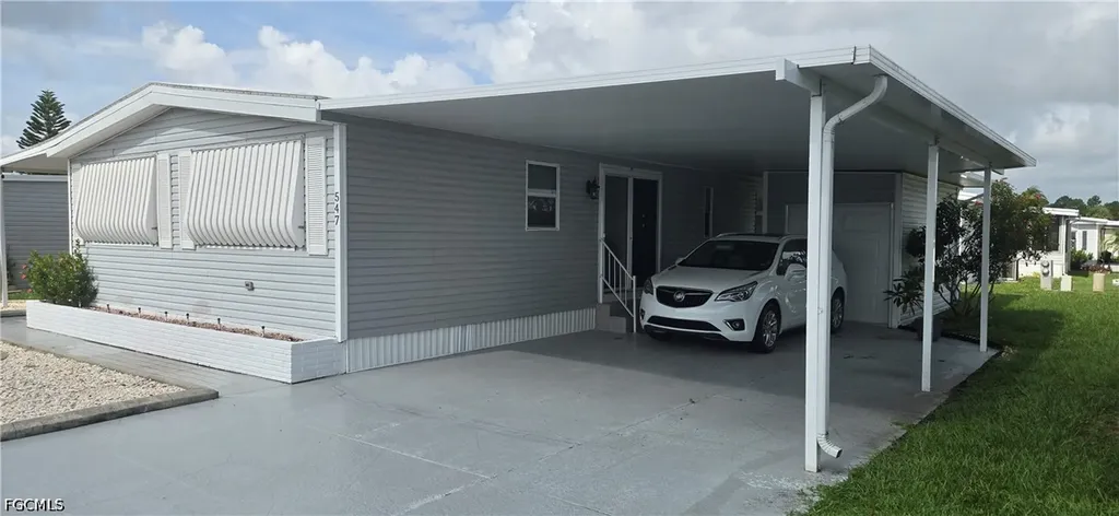 547 Palmer Boulevard North Fort Myers FL 33903