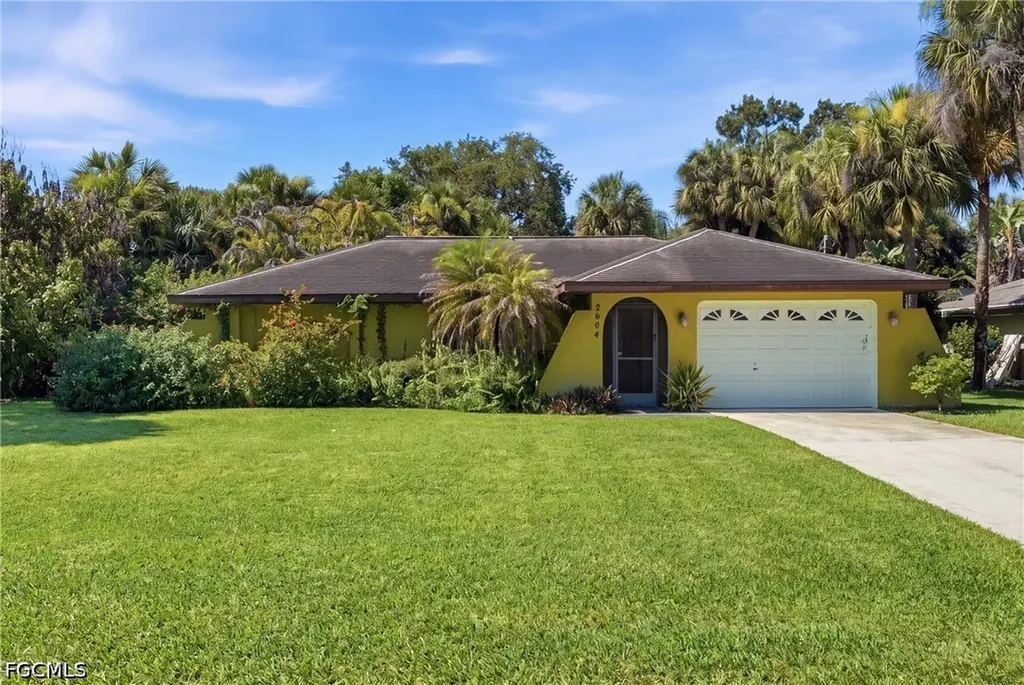 2604 E 6th Street Lehigh Acres FL 33936