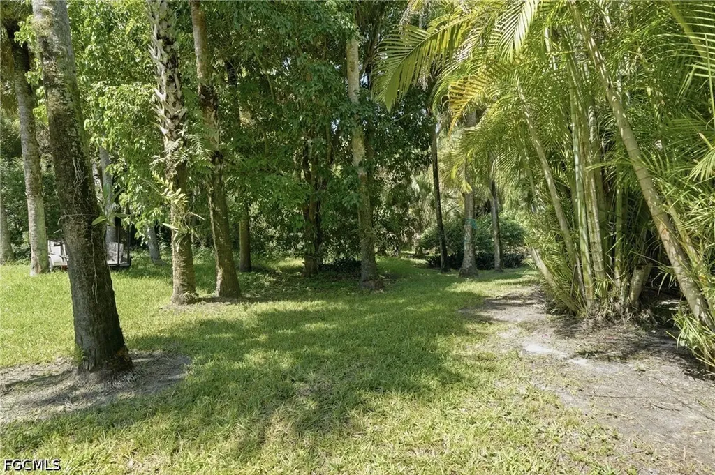 2604 E 6th Street Lehigh Acres FL 33936