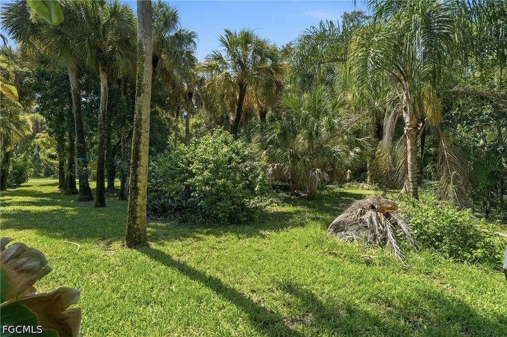 2604 E 6th Street Lehigh Acres FL 33936