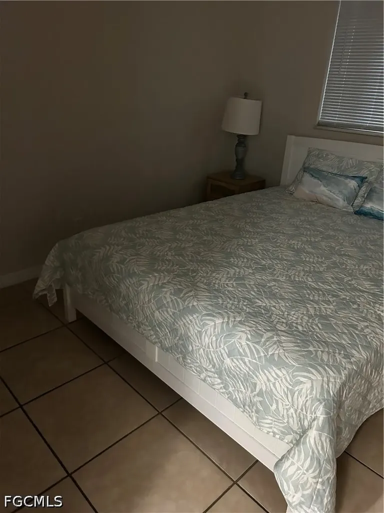 1427 NE 8th Place Cape Coral FL 33909