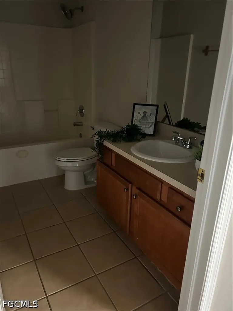 1427 NE 8th Place Cape Coral FL 33909