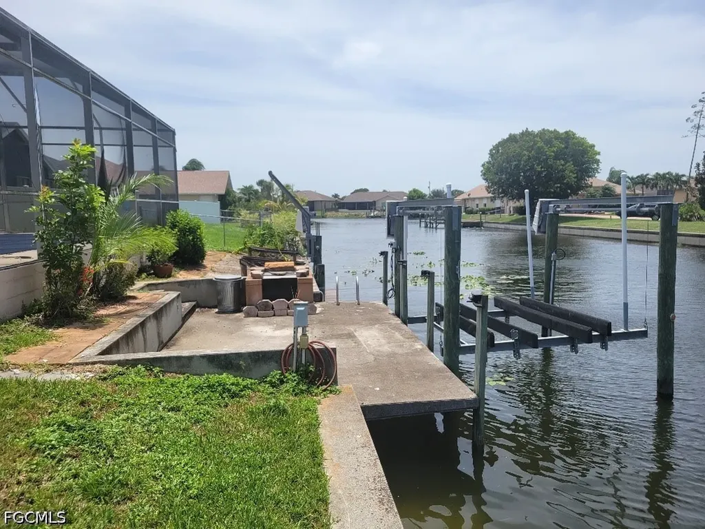 501 SW 9th Street Cape Coral FL 33991