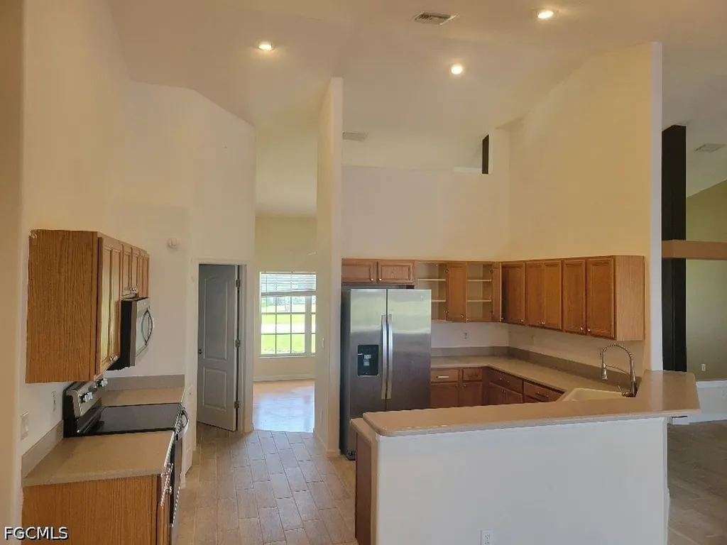 501 SW 9th Street Cape Coral FL 33991