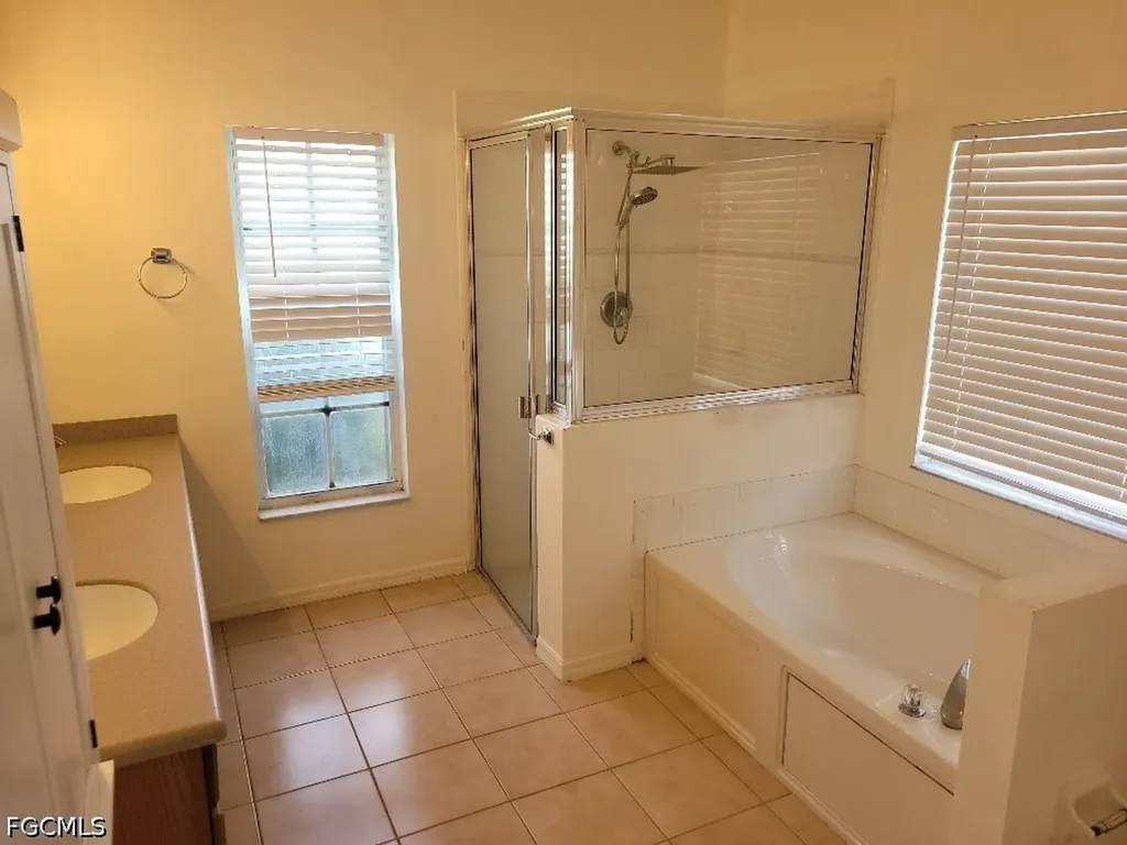 501 SW 9th Street Cape Coral FL 33991