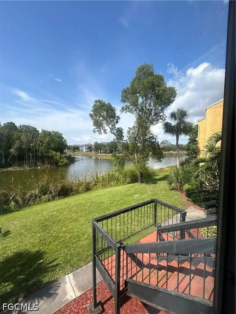 2835 Winkler Avenue Fort Myers FL 33916