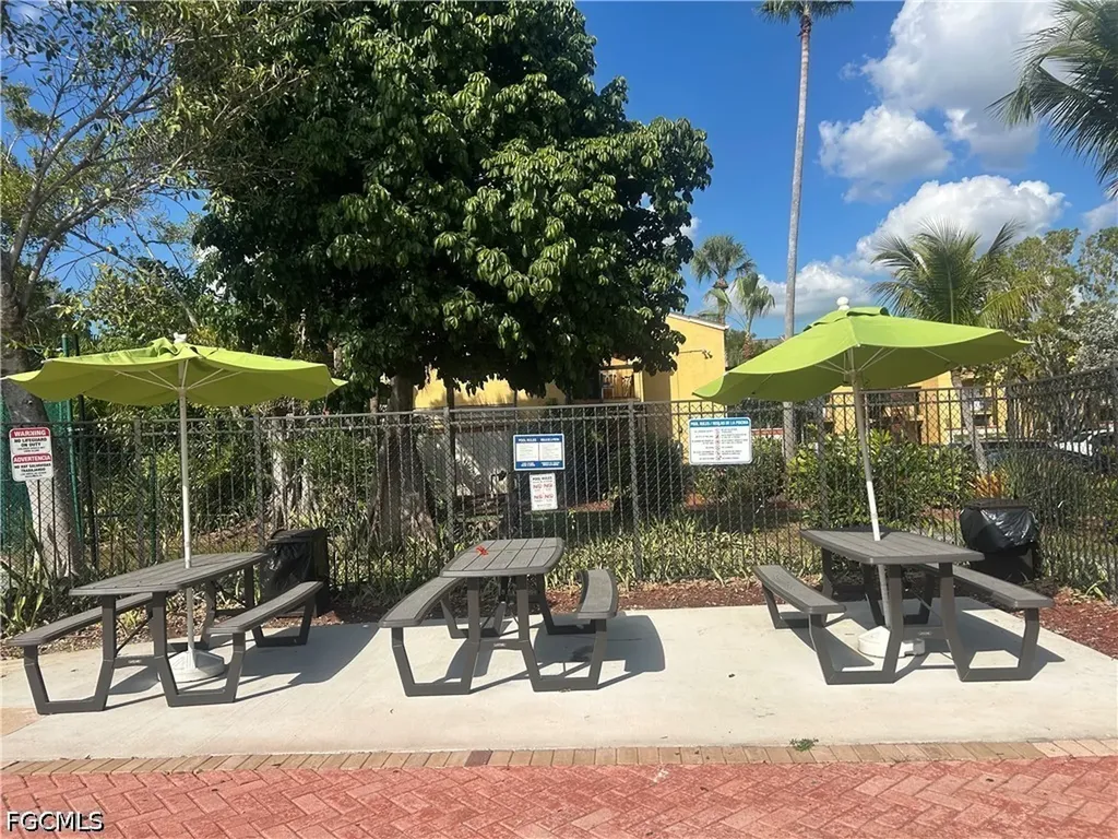 2835 Winkler Avenue Fort Myers FL 33916