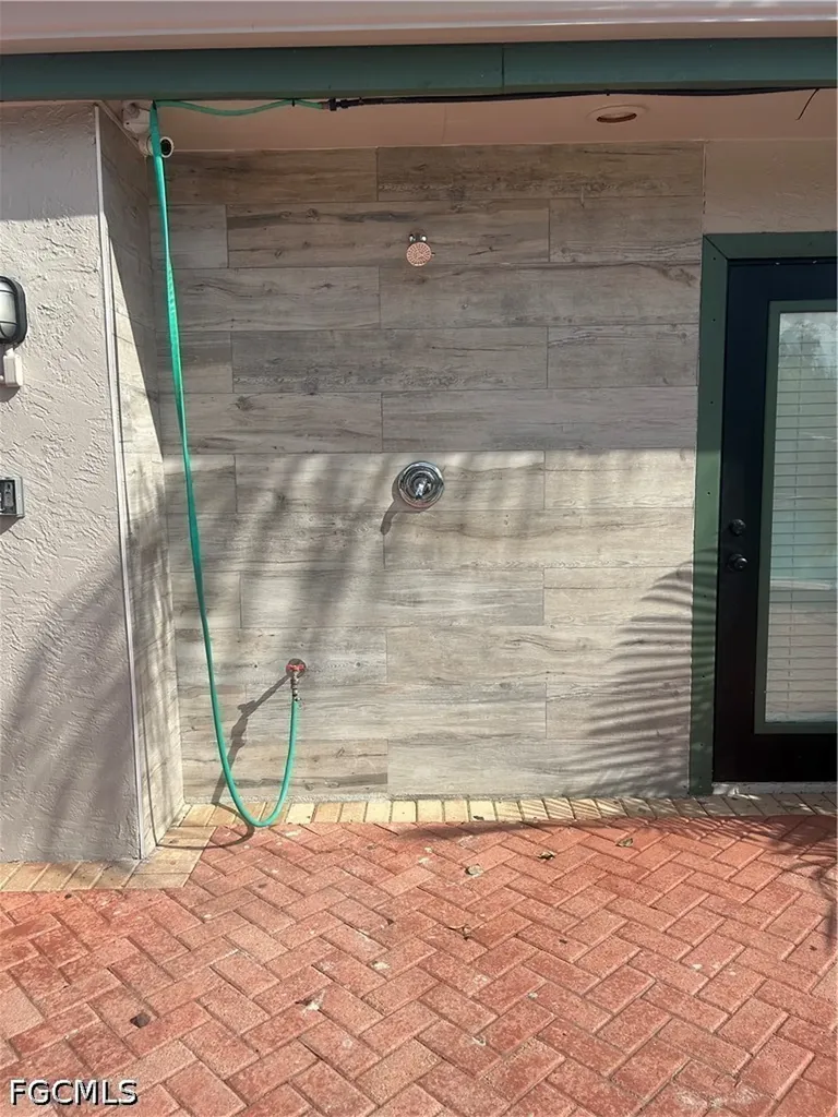 2835 Winkler Avenue Fort Myers FL 33916