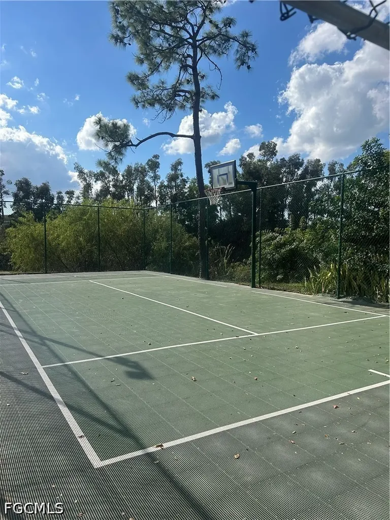 2835 Winkler Avenue Fort Myers FL 33916