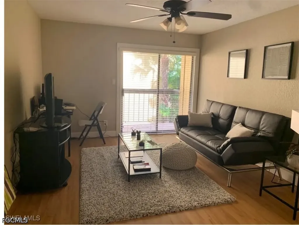 2835 Winkler Avenue Fort Myers FL 33916