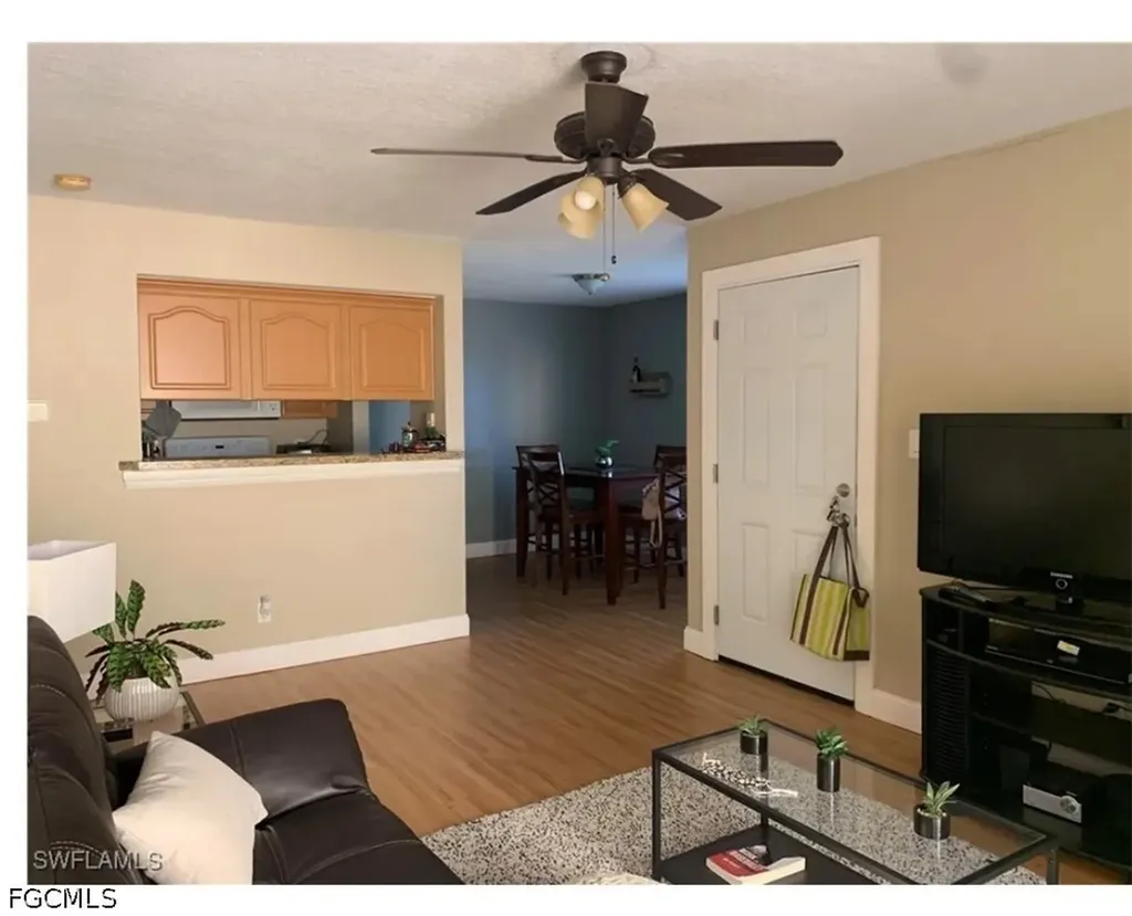 2835 Winkler Avenue Fort Myers FL 33916