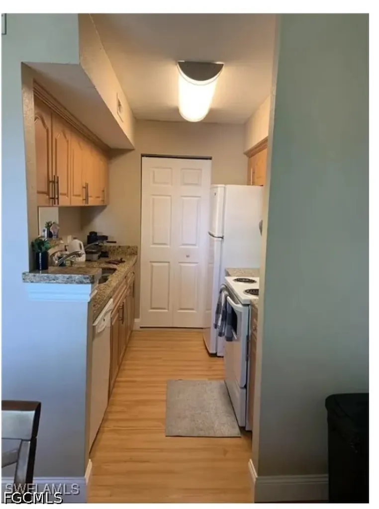 2835 Winkler Avenue Fort Myers FL 33916