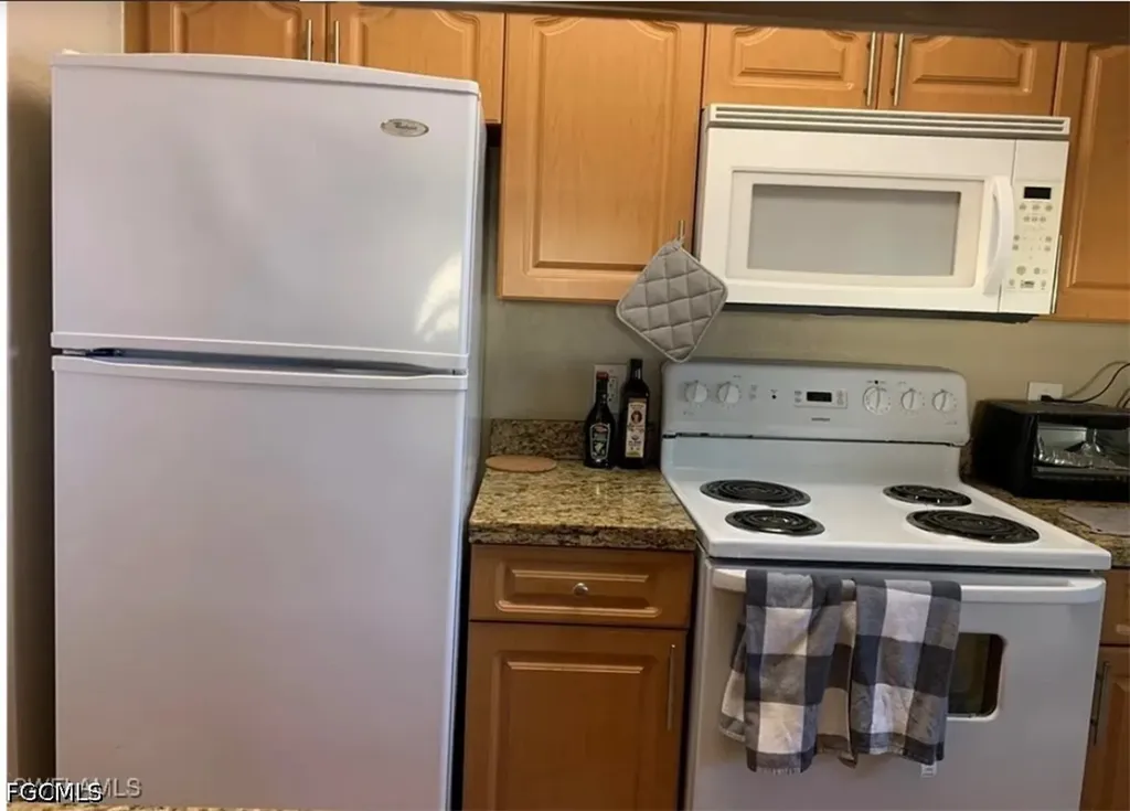 2835 Winkler Avenue Fort Myers FL 33916