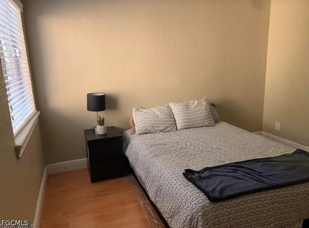 2835 Winkler Avenue Fort Myers FL 33916