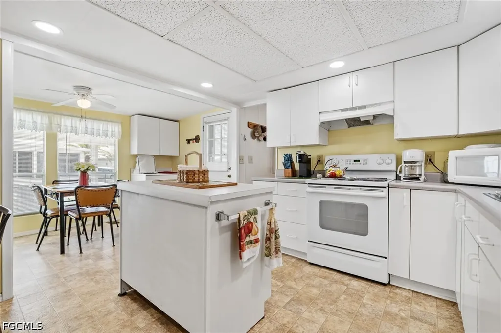 203 Harvest Lane North Fort Myers FL 33917