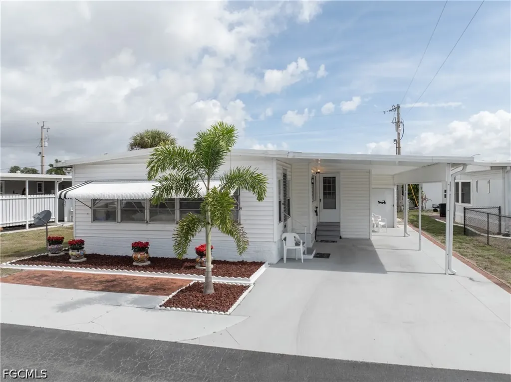 203 Harvest Lane North Fort Myers FL 33917