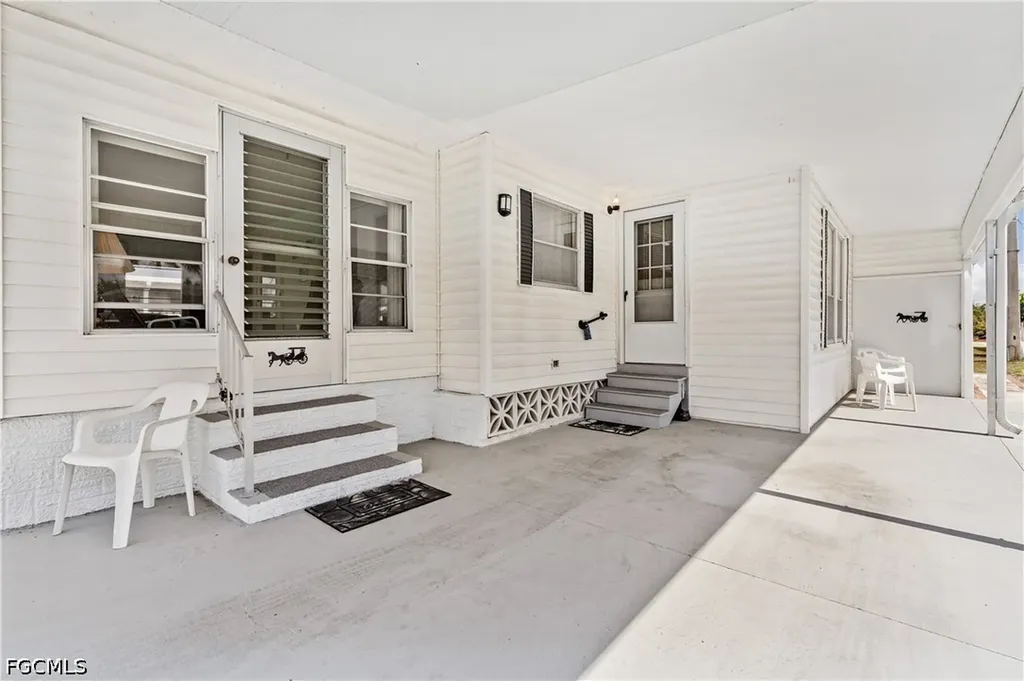 203 Harvest Lane North Fort Myers FL 33917
