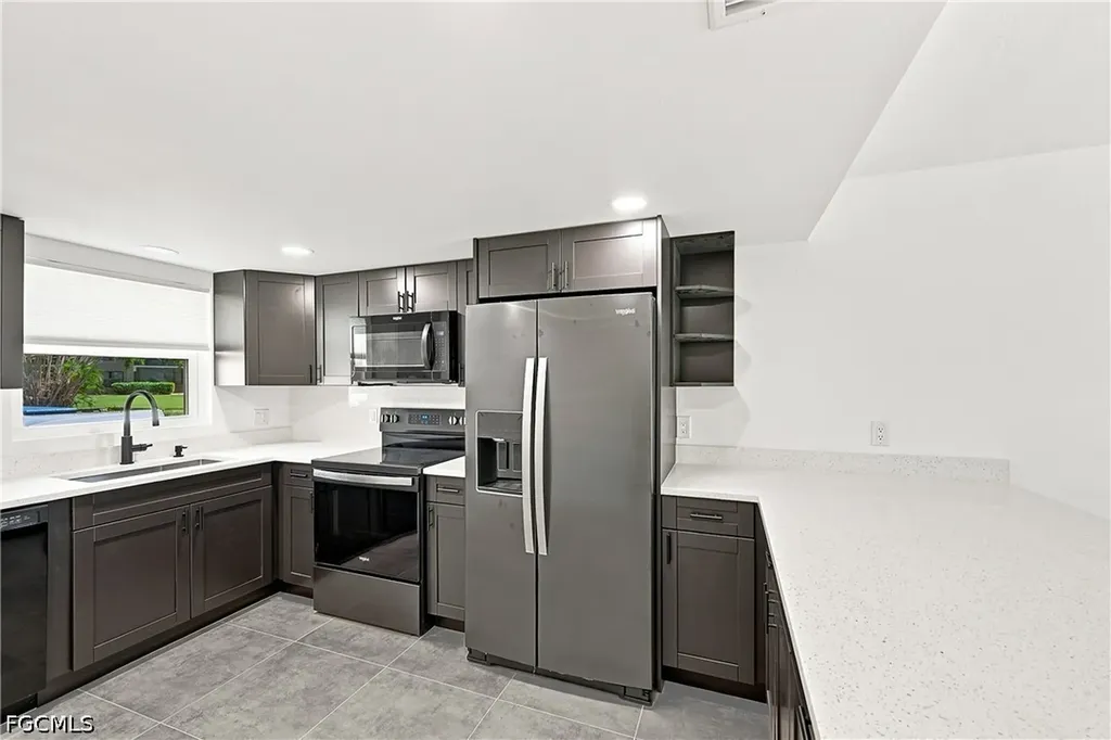16881 Davis Road Fort Myers FL 33908