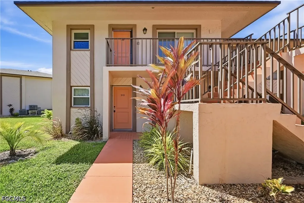 16881 Davis Road Fort Myers FL 33908