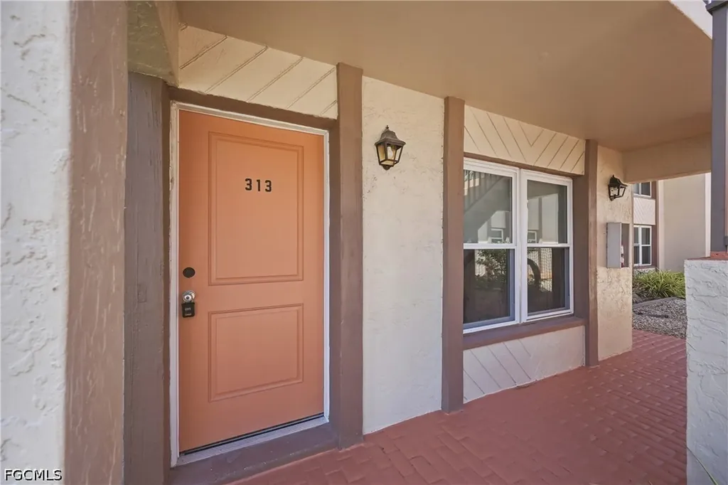 16881 Davis Road Fort Myers FL 33908