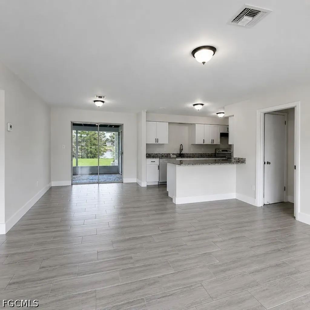 800 Willow Drive Lehigh Acres FL 33936
