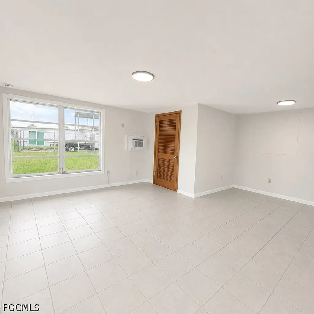 800 Willow Drive Lehigh Acres FL 33936