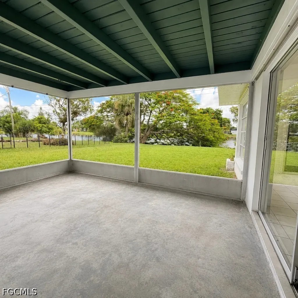 800 Willow Drive Lehigh Acres FL 33936