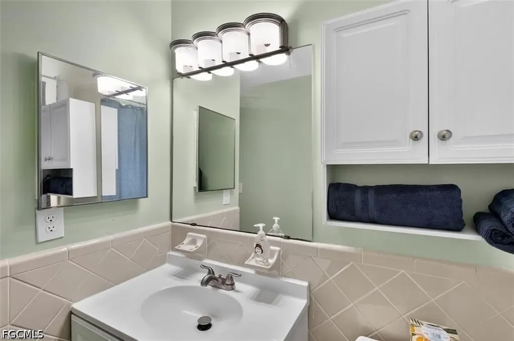 211 S Lake Drive Lehigh Acres FL 33936