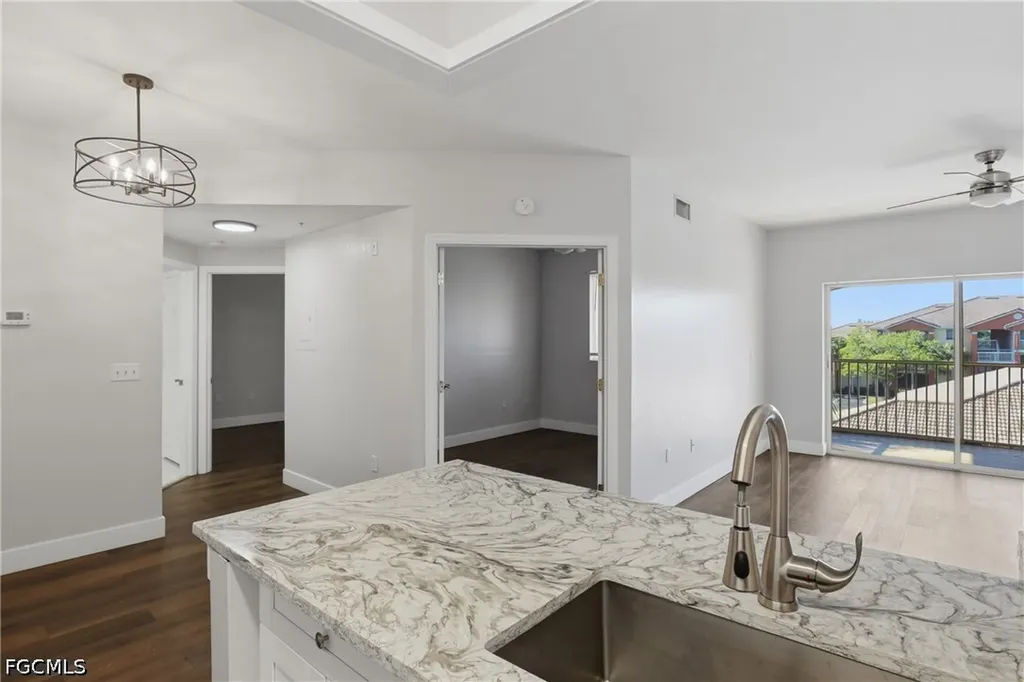 6321 Aragon Way Fort Myers FL 33966