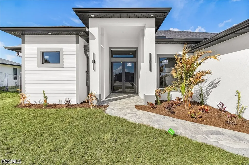 2200 NE 15th Avenue Cape Coral FL 33909