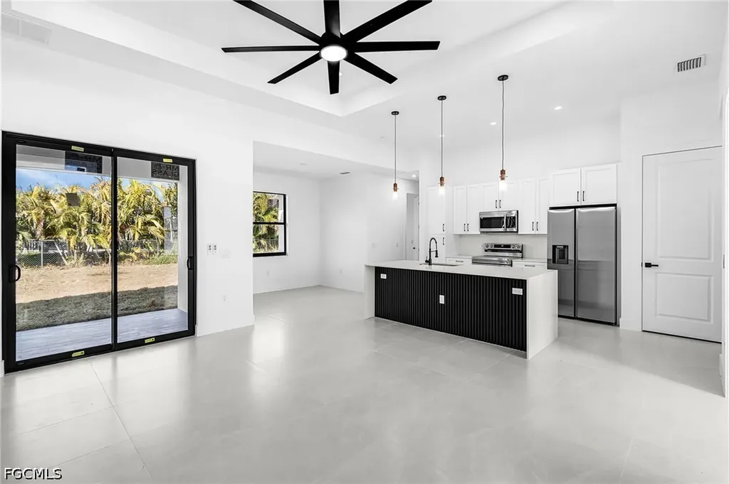 2200 NE 15th Avenue Cape Coral FL 33909