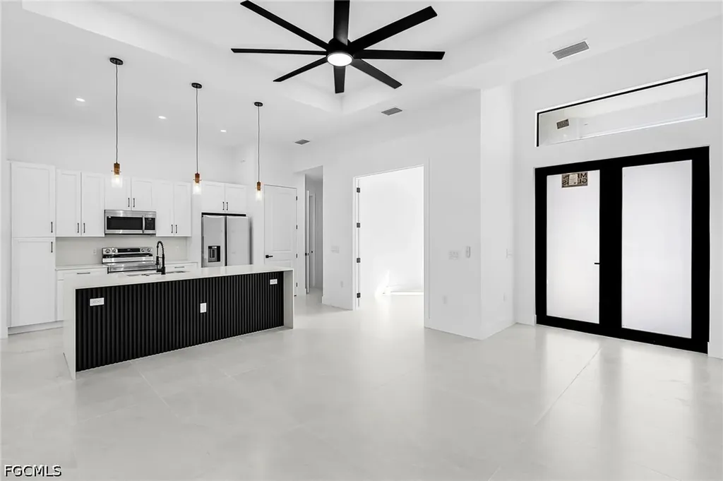 2200 NE 15th Avenue Cape Coral FL 33909