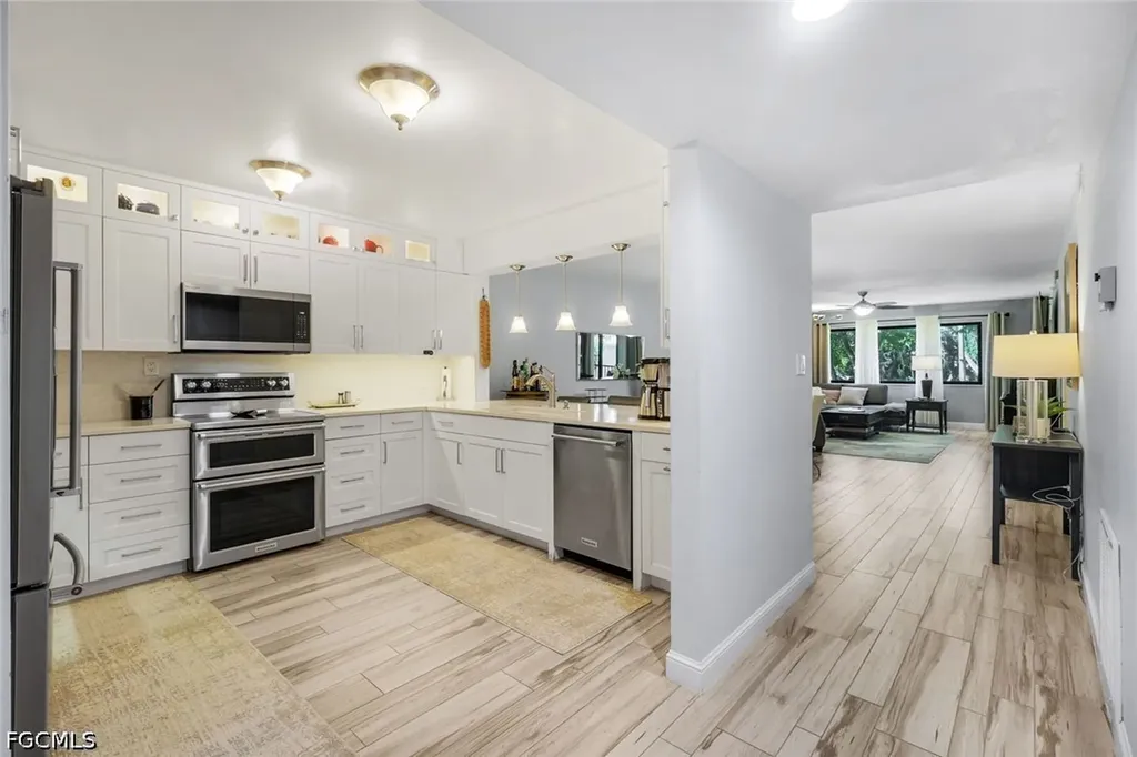 Fort Myers FL, 9901 Sunset Cove Lane, Unit 222