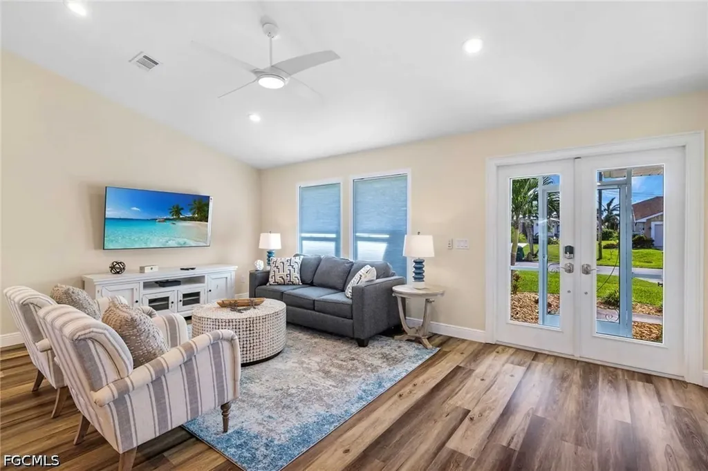 2307 SW 40th Street Cape Coral FL 33914