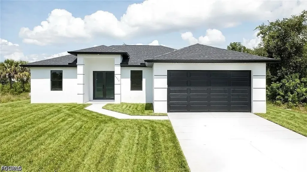 5905 Sunshine Boulevard N Lehigh Acres FL 33971