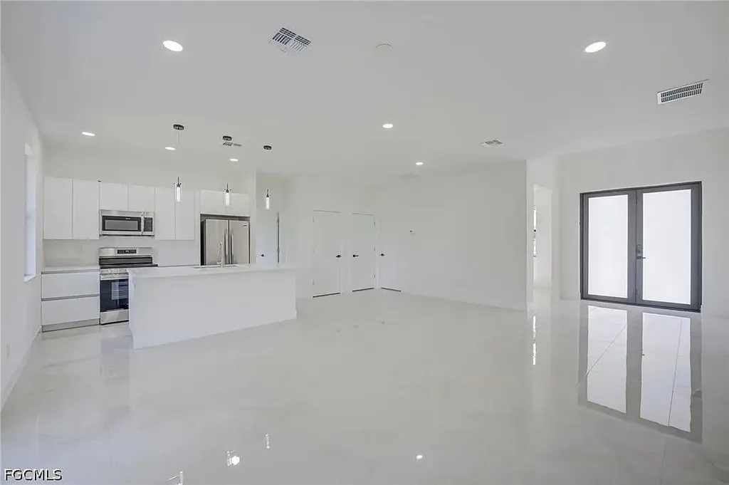 5905 Sunshine Boulevard N Lehigh Acres FL 33971