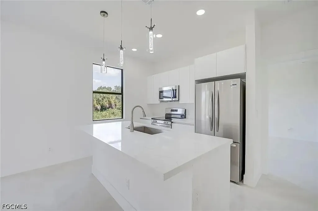 5905 Sunshine Boulevard N Lehigh Acres FL 33971