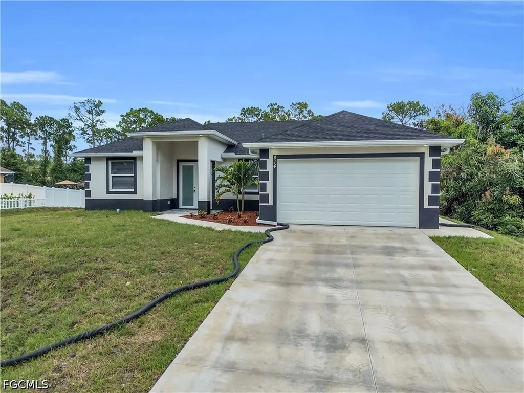 811 Congress Avenue Lehigh Acres FL 33972