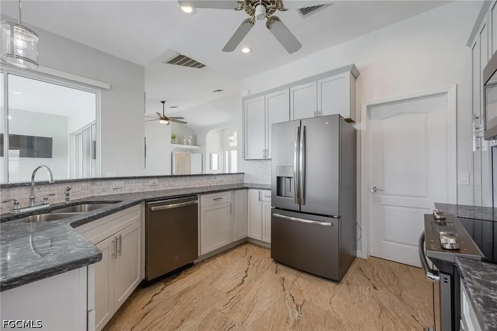 5234 Sands Boulevard Cape Coral FL 33914