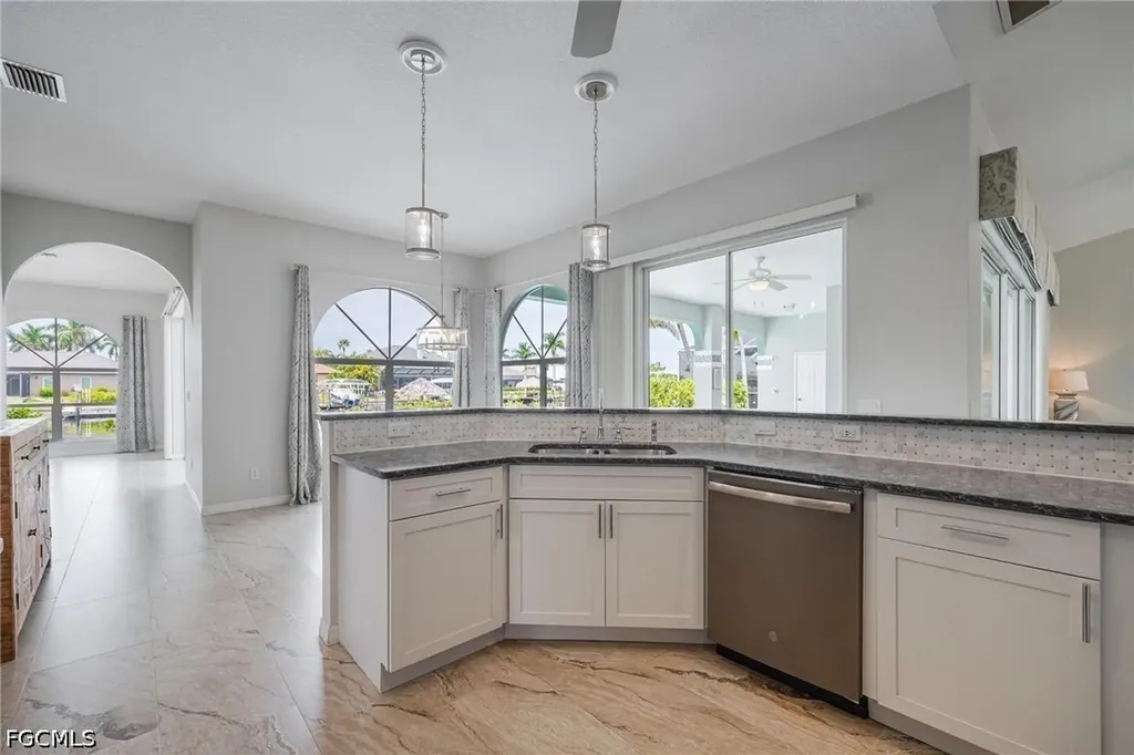 5234 Sands Boulevard Cape Coral FL 33914
