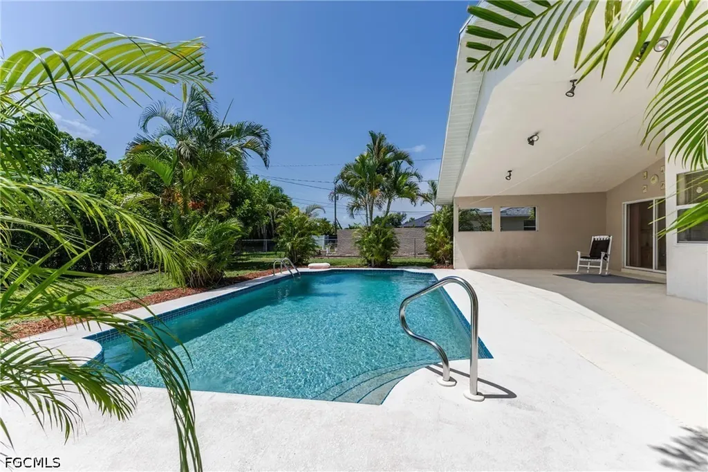 3606 Country Club Boulevard Cape Coral FL 33904