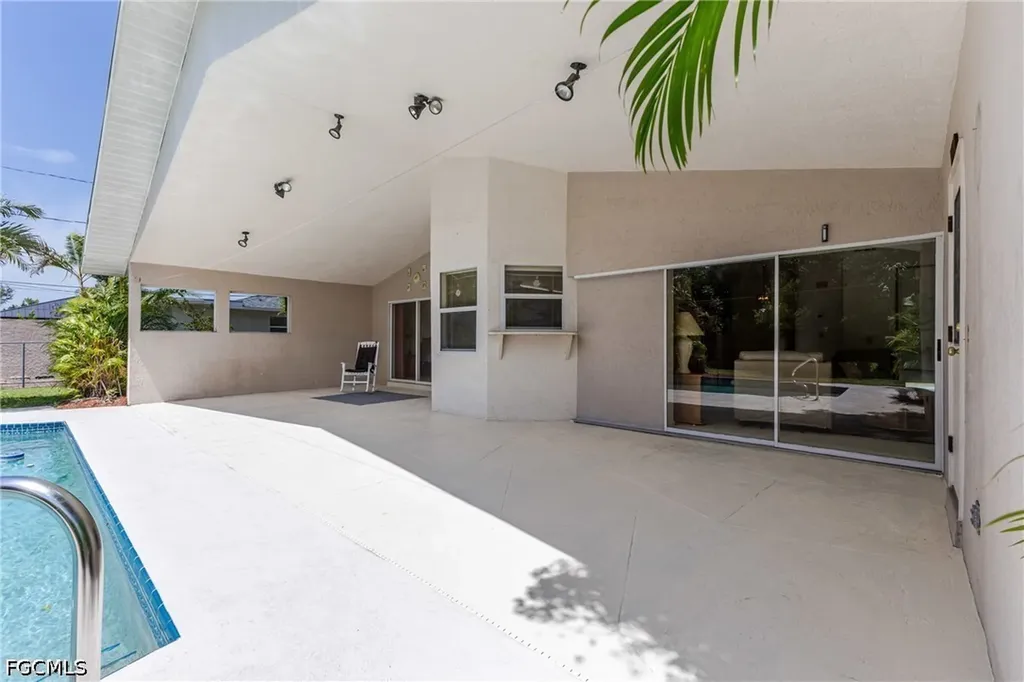 3606 Country Club Boulevard Cape Coral FL 33904